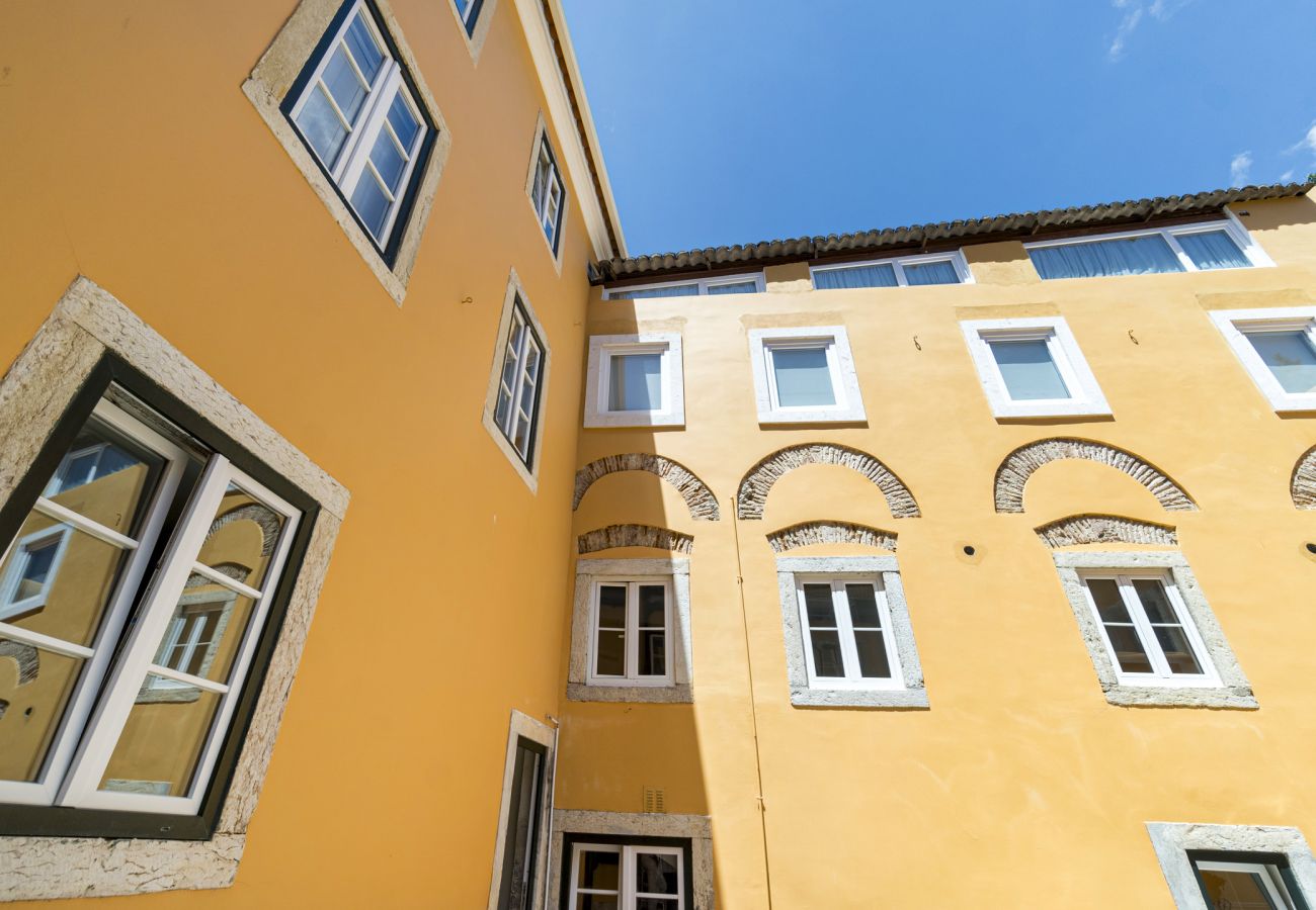 Fachada, alojamento Janelas Verdes,  Lisboa