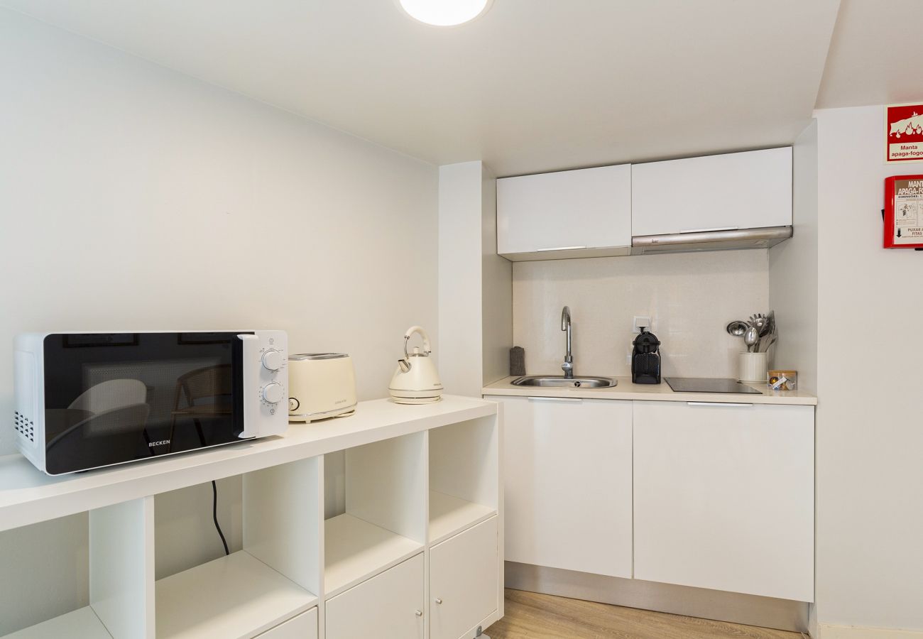 Apartamento em Lisboa - Janelas Verdes - T1+1