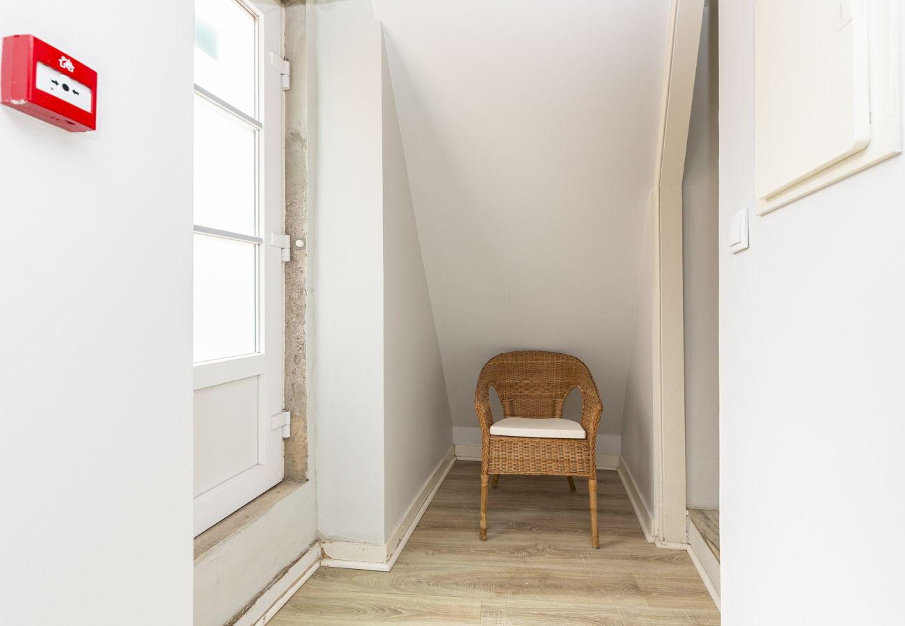 Apartamento em Lisboa - Janelas Verdes - T1+1