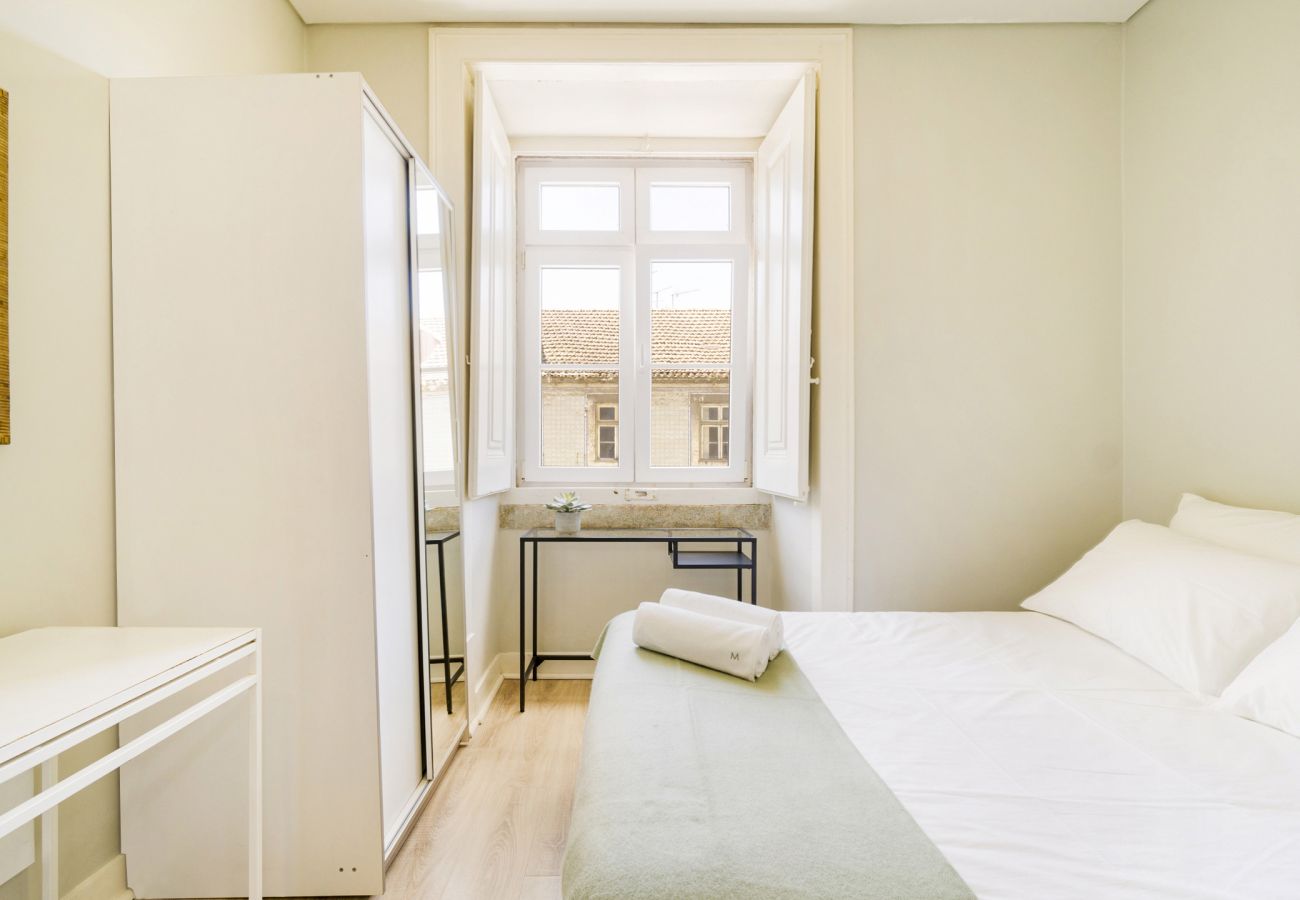 Bedroom, standard studio, accommodation Janelas Verdes, Lisbon