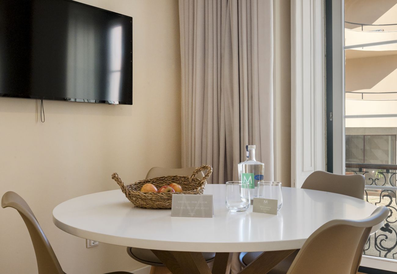 Apartment in Lisbon - Laranjeiras - 1 Bedroom Apartment Premium