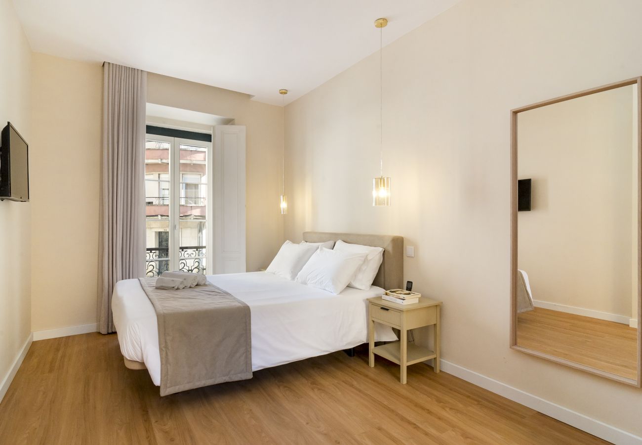 Apartment in Lisbon - Laranjeiras - 1 Bedroom Apartment Premium